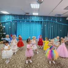 Новогодний утренник в группе "Семицветик"