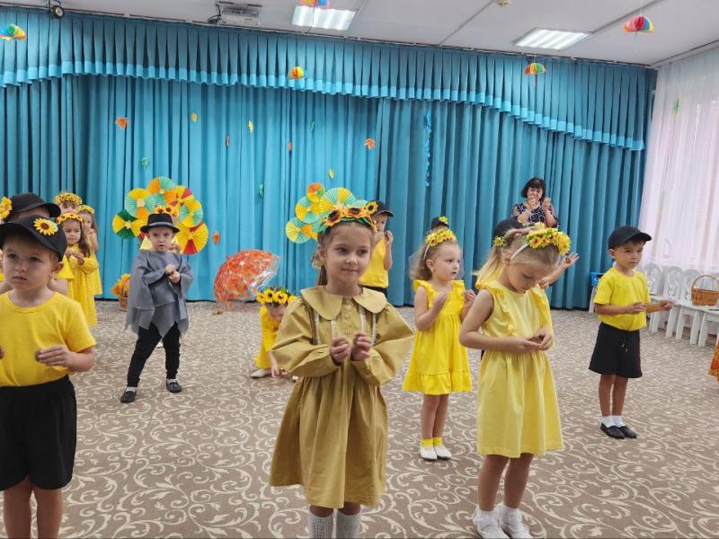 Праздник осени в группе "Буратино"