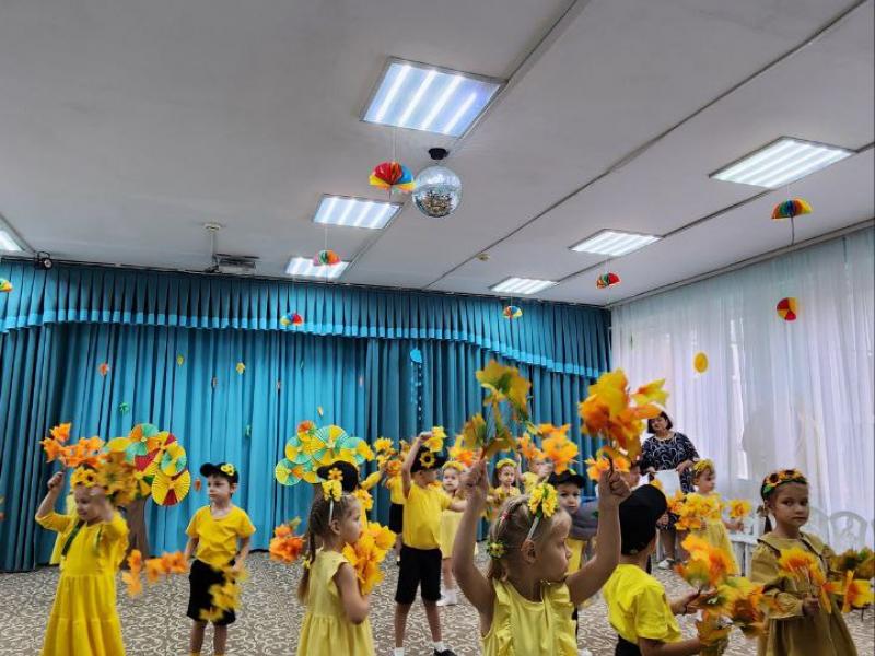 Праздник осени в группе "Буратино"