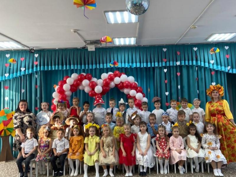 День матери в группе "Божья коровка"