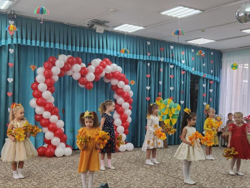 День матери в группе "Божья коровка"