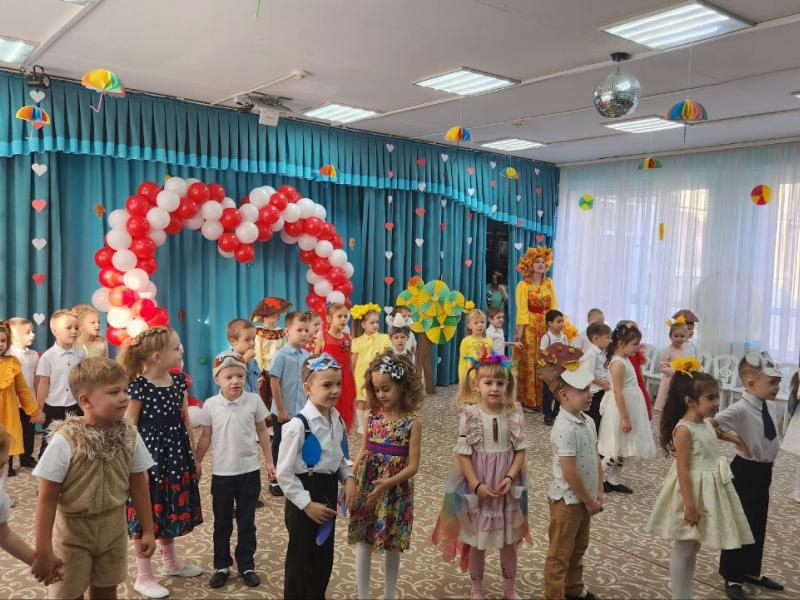 День матери в группе "Божья коровка"