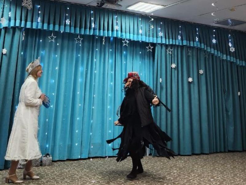 Новогодний утренник в группе "Божья коровка"