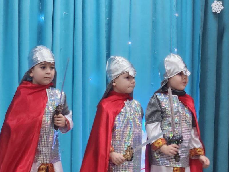 Новогодний утренник в группе "Божья коровка"