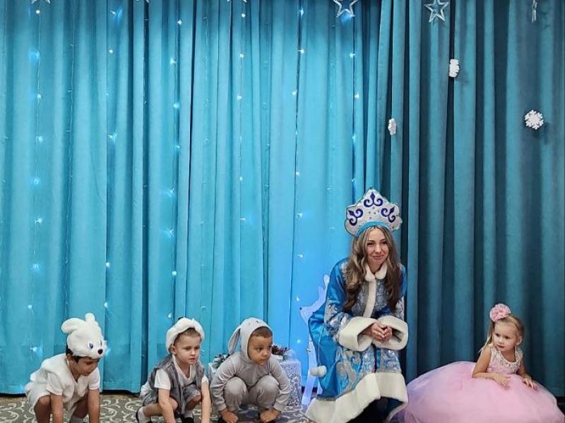 Новогодний утренник в группе "Семицветик"