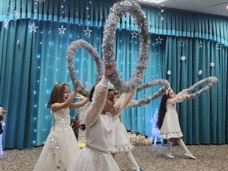 Новогодний утренник в группе " Солнышко"