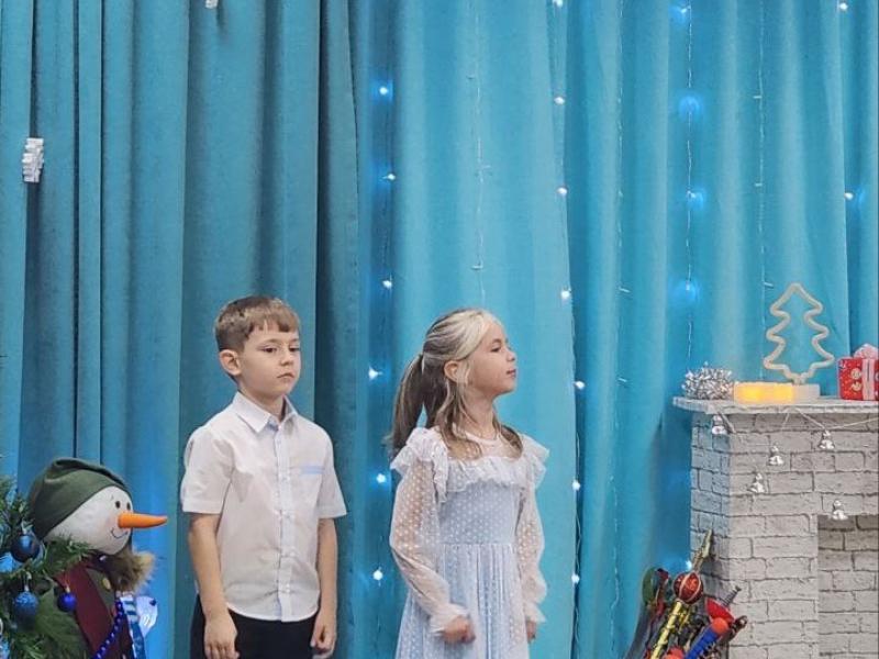 Новогодний утренник в группе " Солнышко"