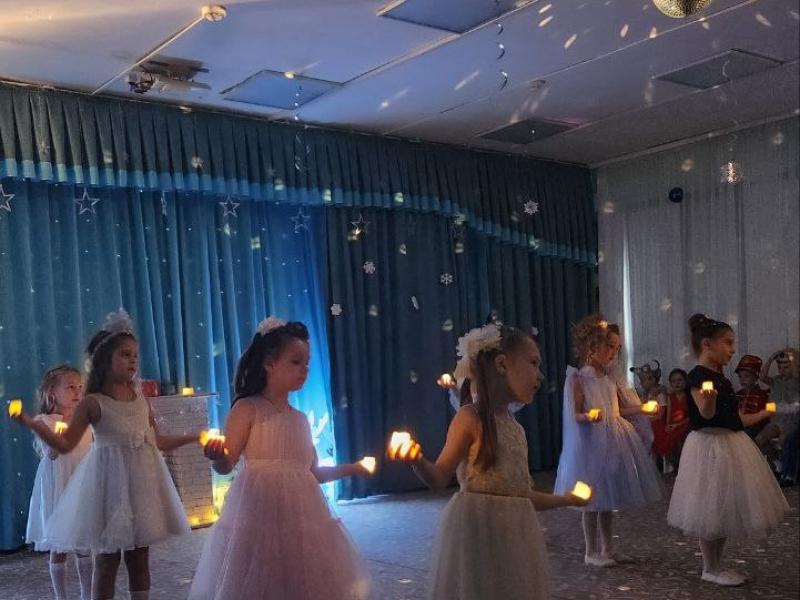 Новогодний утренник в группе " Солнышко"