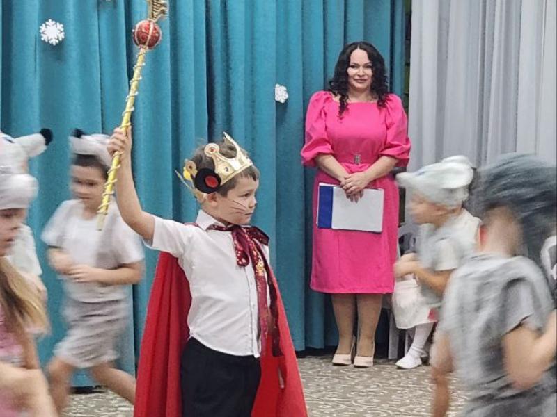 Новогодний утренник в группе " Солнышко"