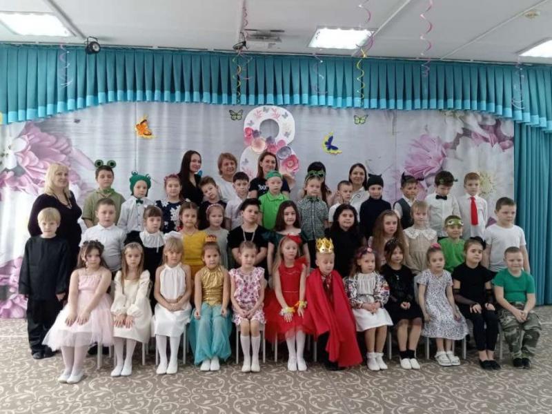 Праздник 8 марта в гр."Солнышко"