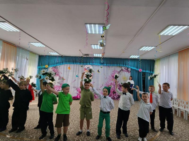 Праздник 8 марта в гр."Солнышко"